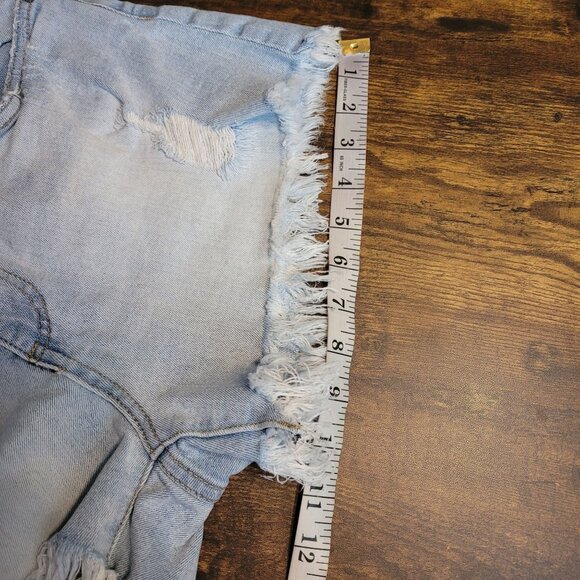 Kut From The Kloth Cut Off Shorts Size 6 Mid Rise Stretch Ripped Light Wash - Picture 10 of 10